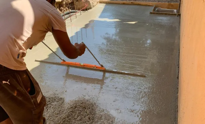 Réalisation d'une allée en béton et terrassement à Roquebrune-sur-Argence, Le Luc, MCA
